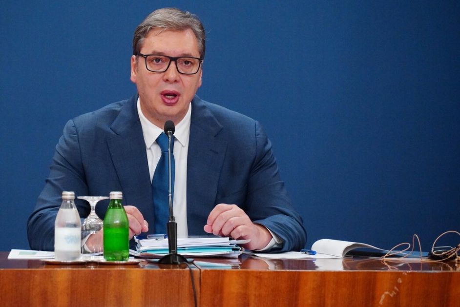 Predsednik Vučić čestitao beogradskom nadbiskupu na sticanju zvanja kardinala