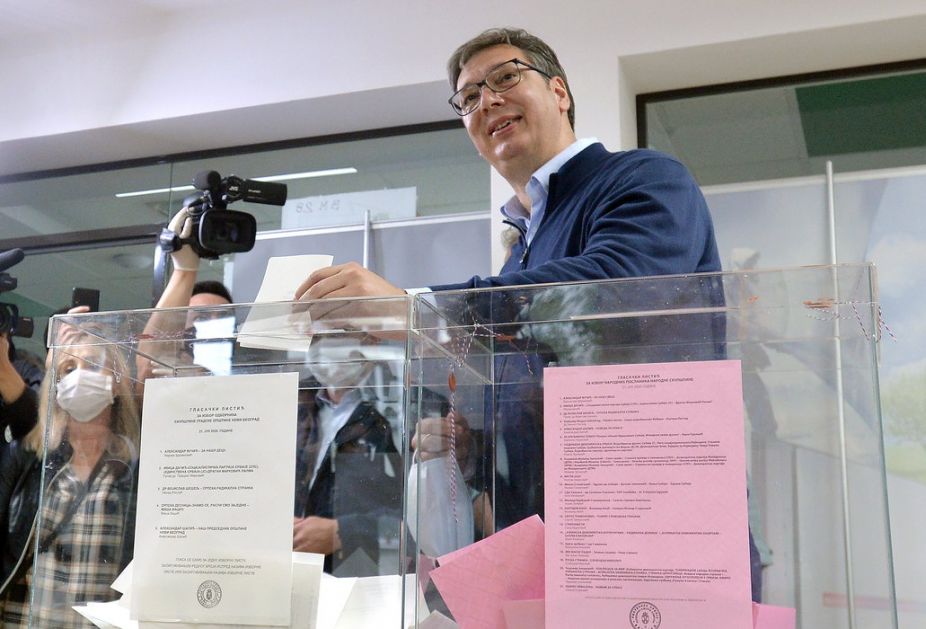 Predsednik Vučić glasao na Novom Beogradu, premijerka Brnabić na Savskom vencu