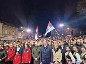 Predsednik Vučić pred više od 10.000 građana u Sremskoj Mitrovici