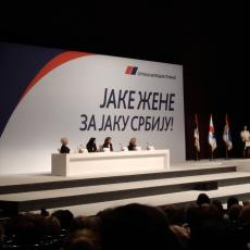 Predsednik Vučić sa tribine Jake žene za jaku Srbiju poručio: Divljaci koji vređaju dame neće upravljati Srbijom (FOTO/VIDEO)