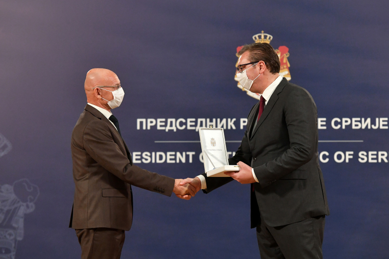Predsednik Vučić uručio ORDEN BELOG ORLA potpukovniku Dimčevskom