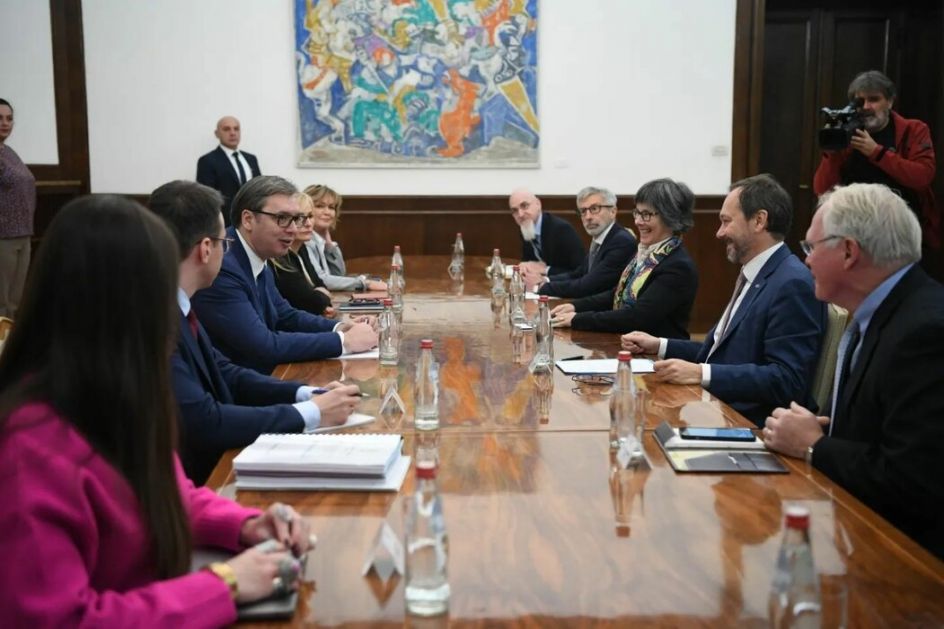 Vučić i Brnabić sa ambasadorima Kvinte