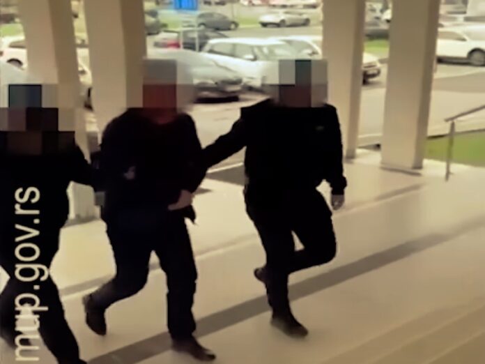 Predsedniku Žitorađe produžen kućni pritvor, ali i dalje ostaje na funkciji i prima trećinu plate