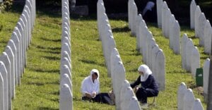 „Predstava za domaću javnost, ne dovodi se u pitanje opstanak RS i Srbije“: Sagovornici Danasa o rezoluciji o genocidu u Srebrenici
