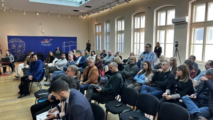 Predstavljen u Nišu izveštaj EU o Srbiji: Reforme usporene, podele produbljene, a „evropski voz ne čeka zauvek“