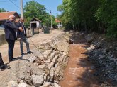 Predstavnici Ministarstva za javna ulganja obišli građane Aleksinca i Ražnja pogođene poplavama