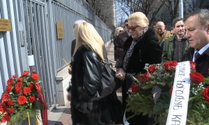 Predstavnici PSS-BK položili venac ispred ambasade Rusije i odali počast stradalima u Kemerovu