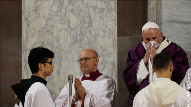 Prehlađeni papa Franja se pojavio u javnosti