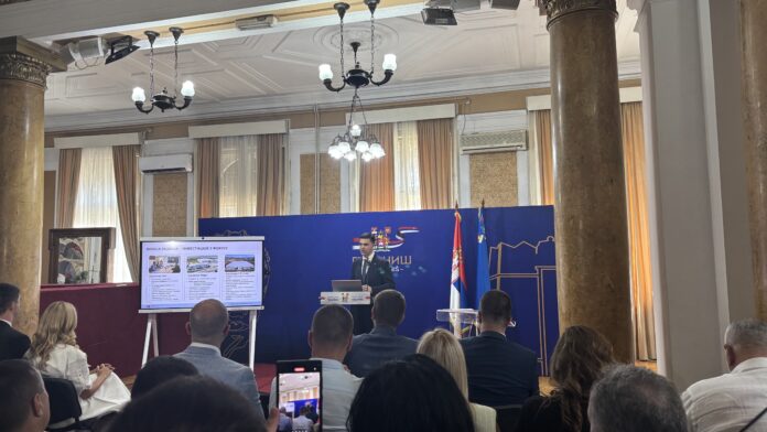 Prekinuta konferencija gradonačelnika Niša nakon optužbi opozicije za podršku neonacistima
