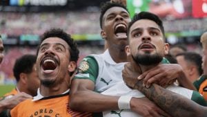 Prekinuta utakmica Svetskog prvenstva u fudbalu, gledaocima poručeno da što pre napuste stadion