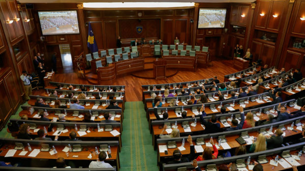 Prekinuto redovno zasedanje kosovskog parlamenta