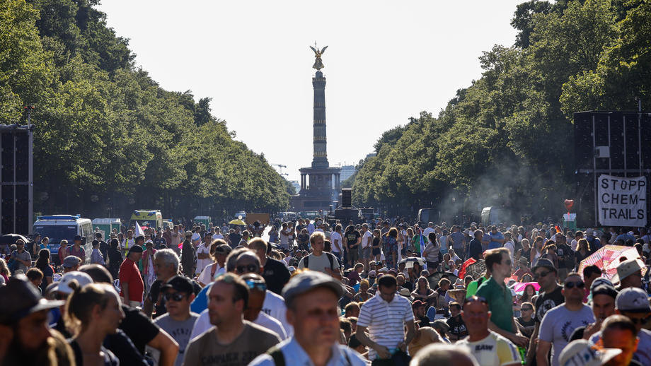 Preko 20.000 Berlinaca protestvovalo zbog ograničenja sloboda
