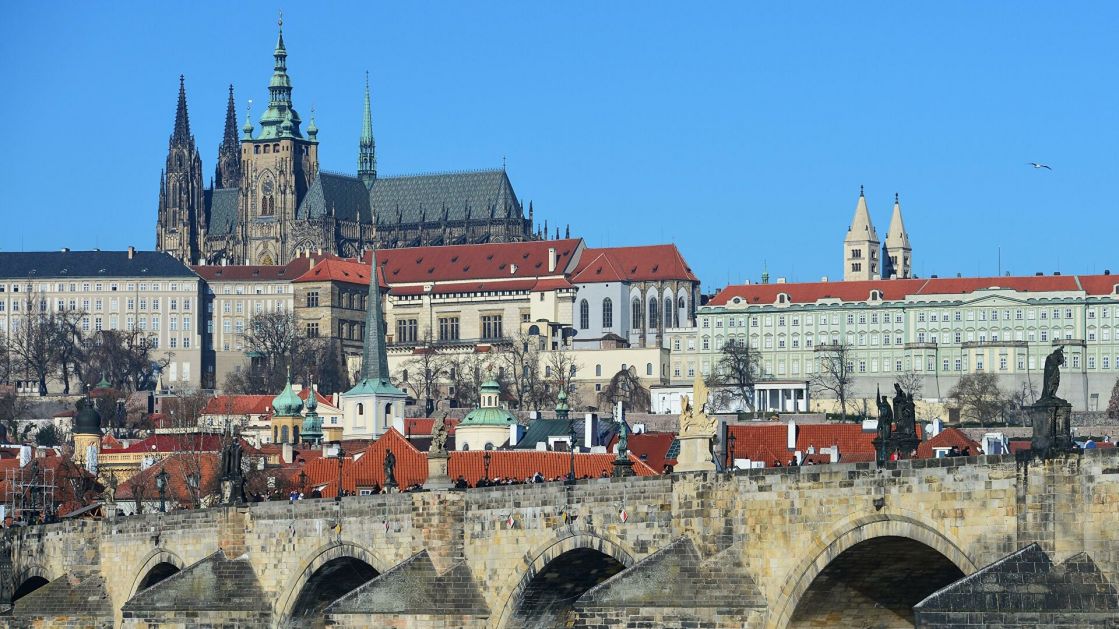 Premijer Češke pozvao na smirivanje tenzija između Moskve i Praga