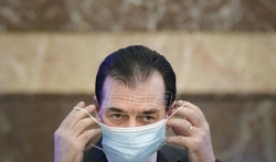 Premijer Rumunije kažnjen zbog pušenja i kršenja pravila protiv korona virusa