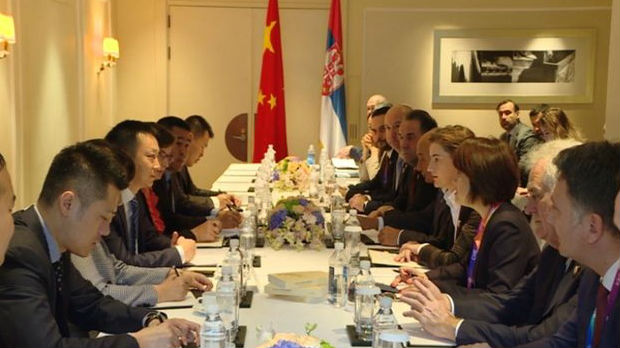 Premijerka Brnabić se sastala sa Si Đinpingom