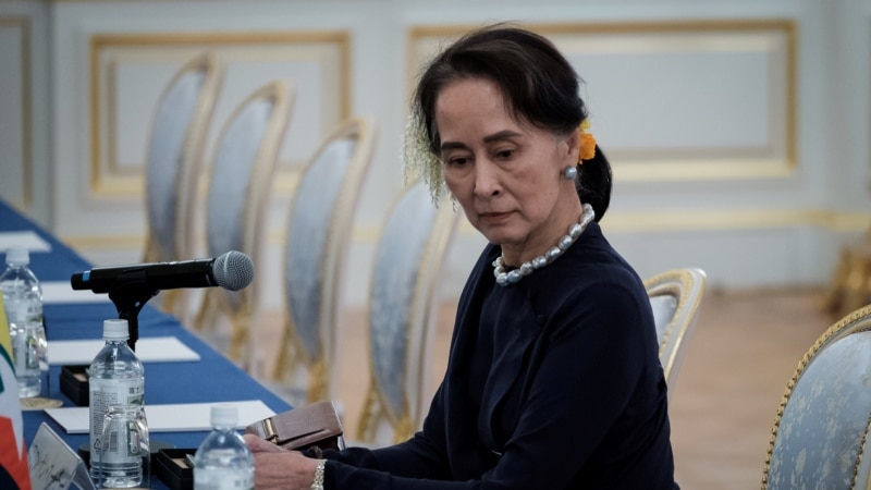 Premijerka Mjanmara Su Ći prvi put u javnosti od puča
