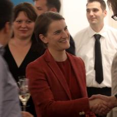 Premijerka Srbije sa najistaknutijim predstavnicima SVETSKIH medija: Vaša uloga je važna (FOTO)