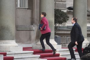 Premijerka i ministri iz redova SNS došli u Predsedništvo na sastanak sa Vučićem