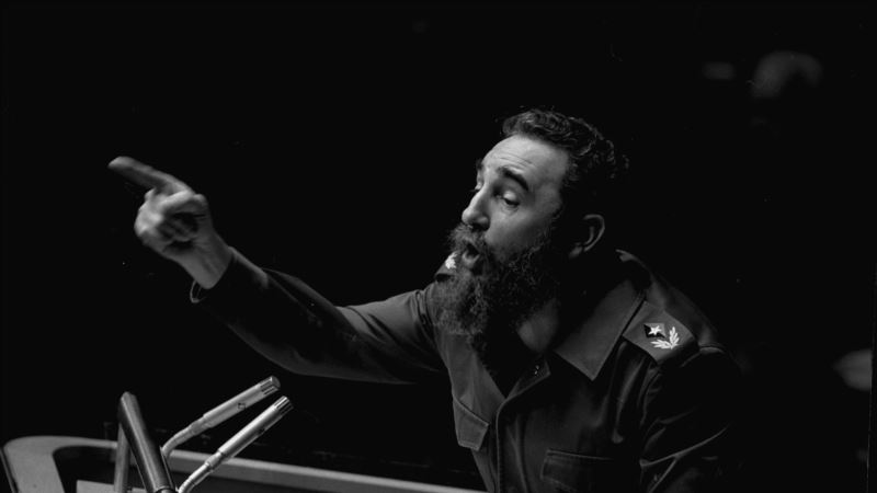 Preminuo Fidel Kastro