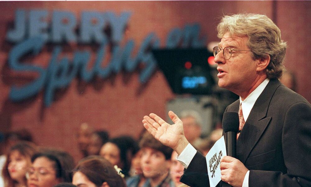 Preminuo kontroverzni TV voditelj Jerry Springer