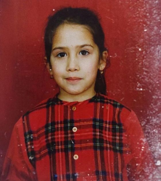Prepoznajete li devojčicu sa fotografije: Imala je burne ljubavi, a sada se vraća u velikom stilu