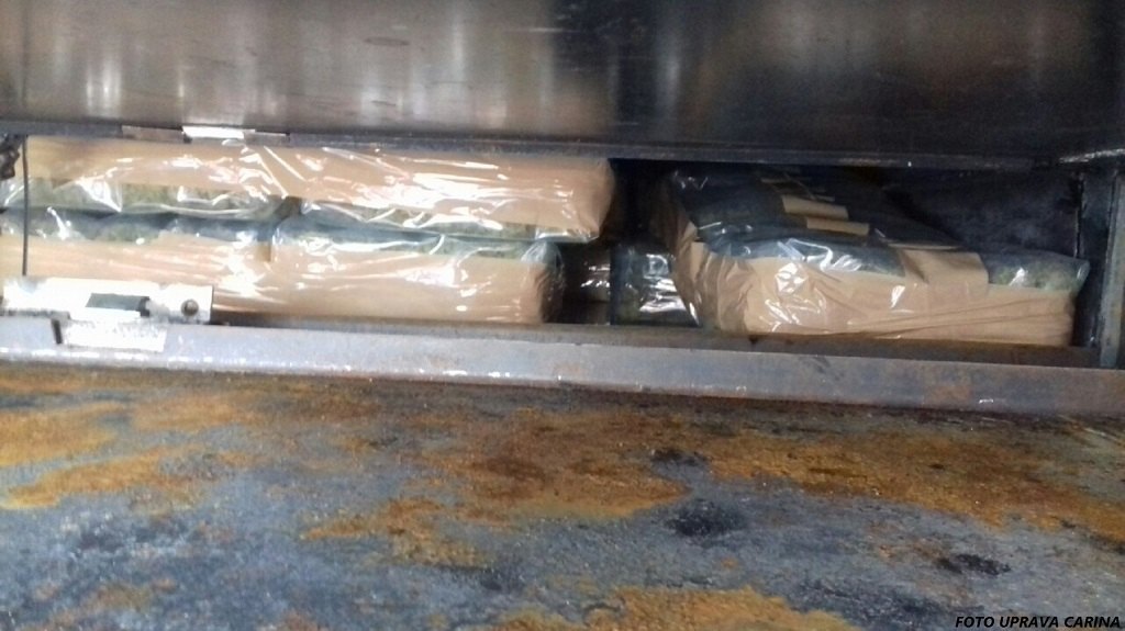 Preševo: Paketi droge u tajnom bunkeru kamioneta