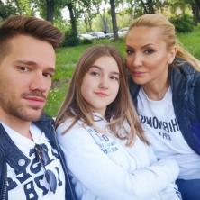 Prestrog je i preteruje Goca Tržan tvrdi da je Raša Lenin pravi otac – evo šta Lena Marinković zaista misli o svom očuhu