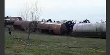 Prevrnulo se šest vagona-cisterni sa sirćetnom kiselinom u Novom Bečeju