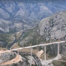 Pri kraju radovi na mostu koji spaja Srbiju i Crnu Goru: Brže do mora mostom visokim 175 metara! (VIDEO)