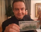 Pridružio se akciji: Dačić na novčanici od 100 dolara napisao Kosovo je Srbija VIDEO