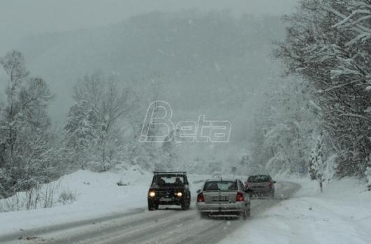 Prijepolje: Zbog snijega u prekidu saobraćaj preko prijelaza Jabuka