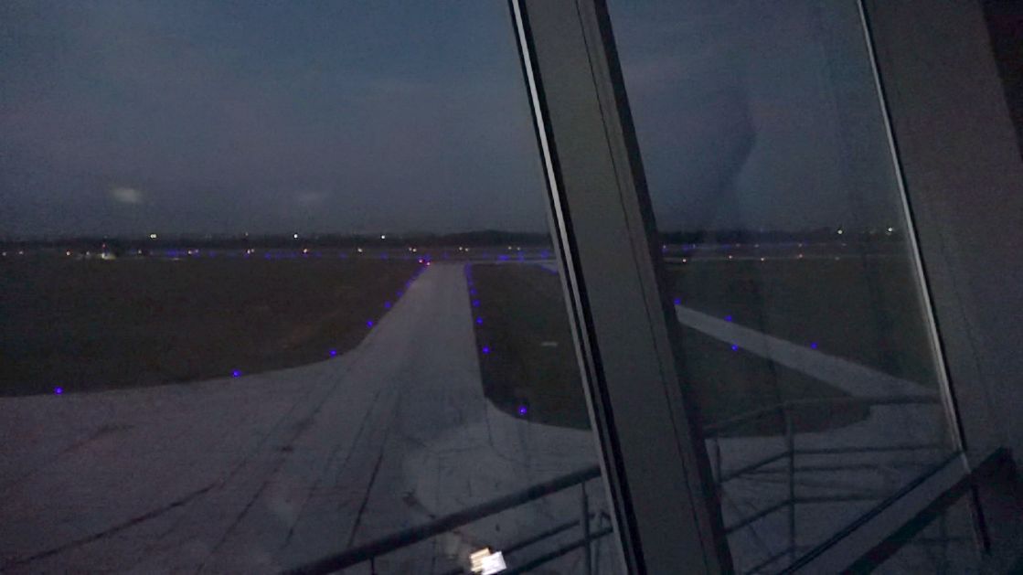 Prikaz sistema svetlosnog obeležavanja poletno-sletne piste na Batajnici: Za samo 21 godinu aerodromu vraćene sve operativne funkcije