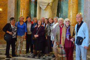 Pripadnici trećeg doba u poseti Skupštini Srbije na Međunarodni dan starih
