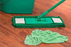 Prirodno sredstvo: Trik za čišćenje podova bez hemije