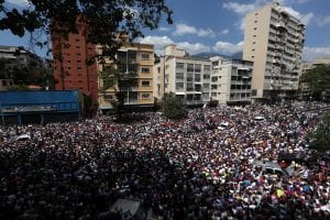Pristalice vlade i opozicije u Karakasu