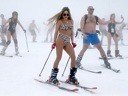 Prizori skijanja u bikiniju su mogući samo u Rusiji FOTO, VIDEO