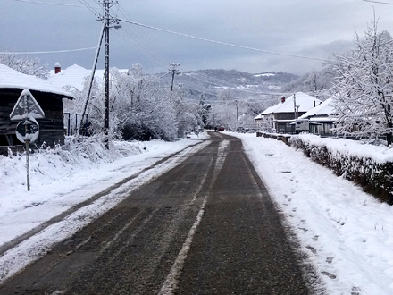 Problemi na putevima u Srbiji zbog snega