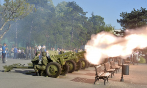 Pročitana Vučićeva naredba! Počasna artiljerijska paljba sa Kalemegdana! (FOTO)