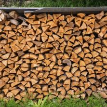 Prodaja ogreva počela: Za kubik drva se daje barem 7.500 RSD, a evo šta se dešava sa peletom