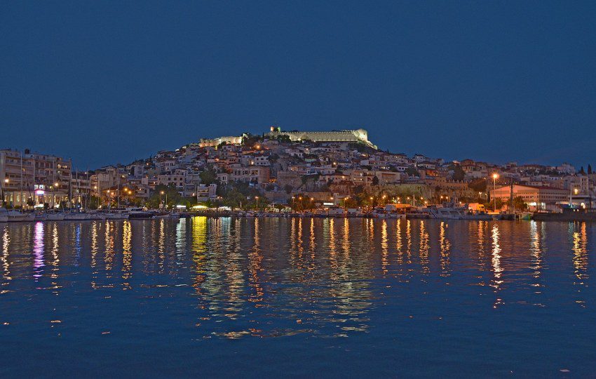 Produženi vikend na Mediteranu: 5 grčkih gradova savršenih za odmor do 200 evra