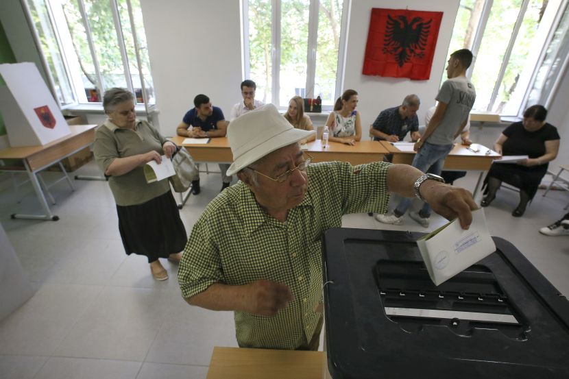 Produženo glasanje u Albaniji zbog slabog odziva: Rama poručio građanima da izađu na izbore