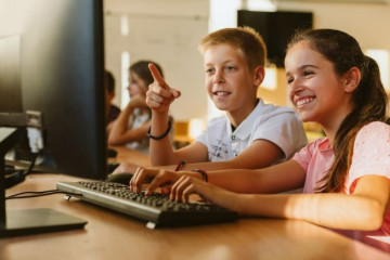 Program „Pokrećemo pokretače“ Telekoma Srbija: Nova računarska oprema za 20 škola širom Srbije