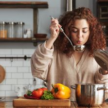 Prolećna DETOKS ČORBA - Podstiče izbacivanje toksina iz organizma, puna je proteina i vlakana