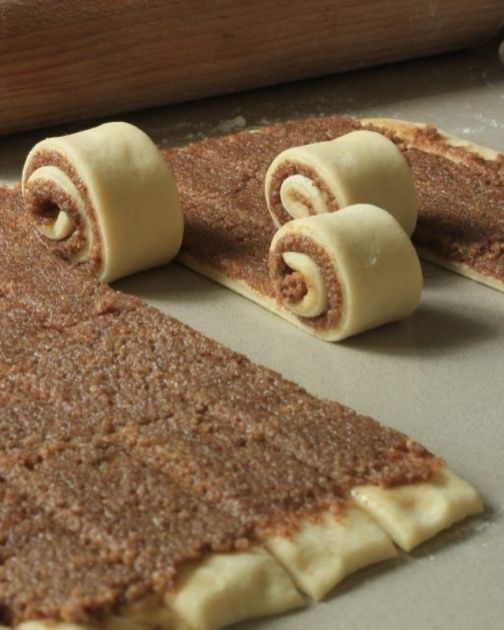 Pronašli smo najukusniji recept za omiljeni jesenji slatkiš – cimet rolnice
