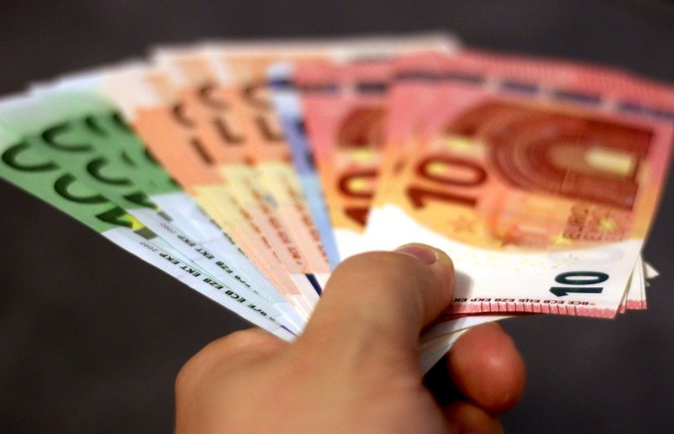 Prosečna martovska neto plata 59.681 dinara, veća 8,6 odsto
