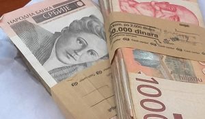 Prosečna neto zarada u maju u Srbiji bila 65.025 dinara
