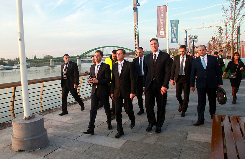 Prošetali smo sa Vučićem i Cerarom promenadom (FOTO) (VIDEO)