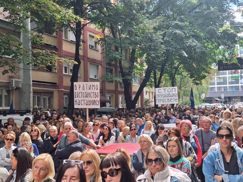 Prosvetari sa protesta u Nišu - Zapiši, državo, da smo ti danas rekli ne