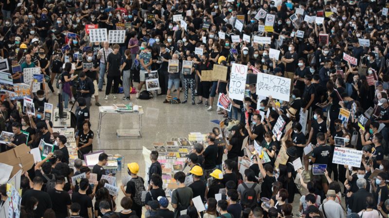 Šefica vlade Hong Konga: Grad je na ivici opasne situacije