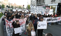 Protest Protiv diktature: Dnevnik ispred RTS-a (FOTO, VIDEO)